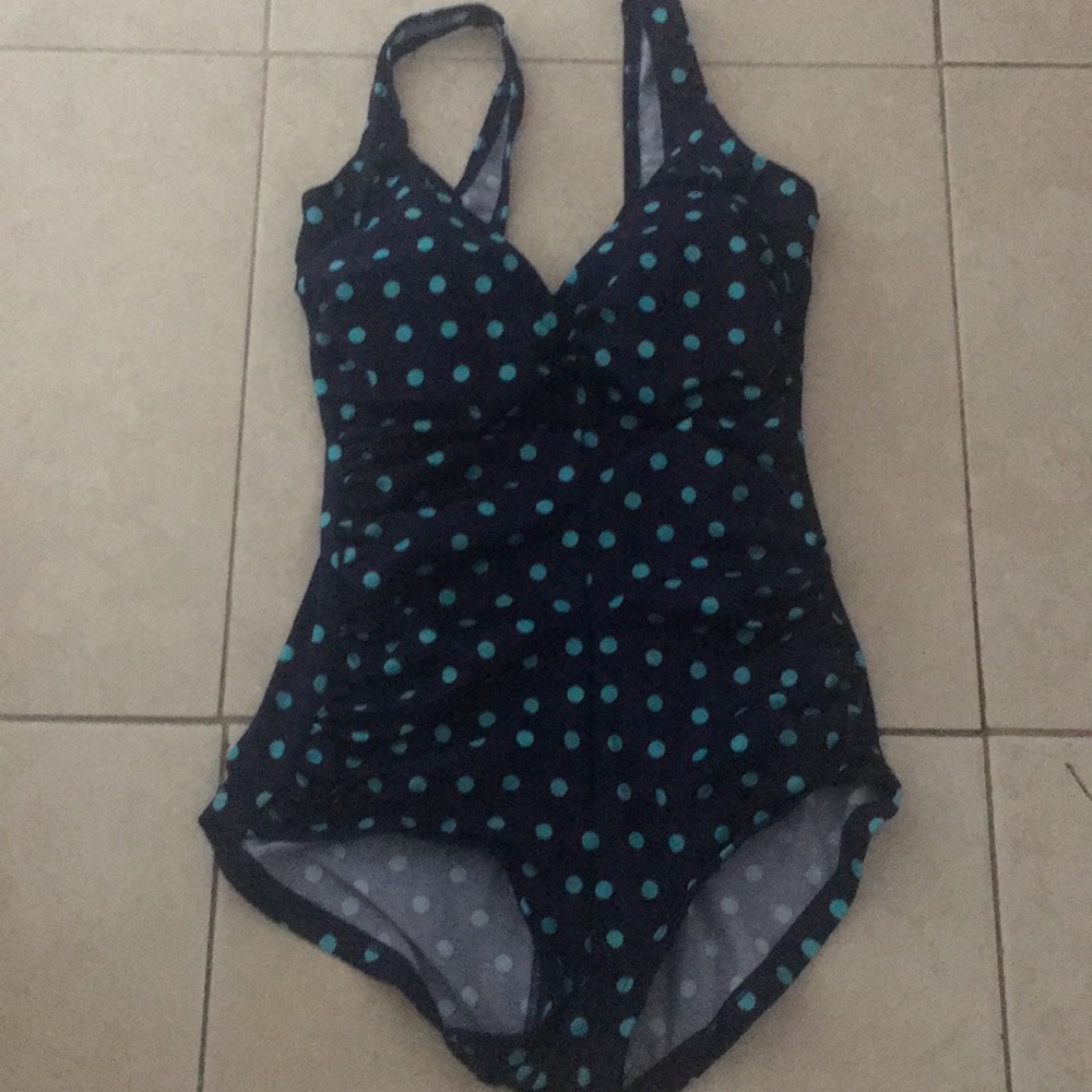One piece size 8 polkadots